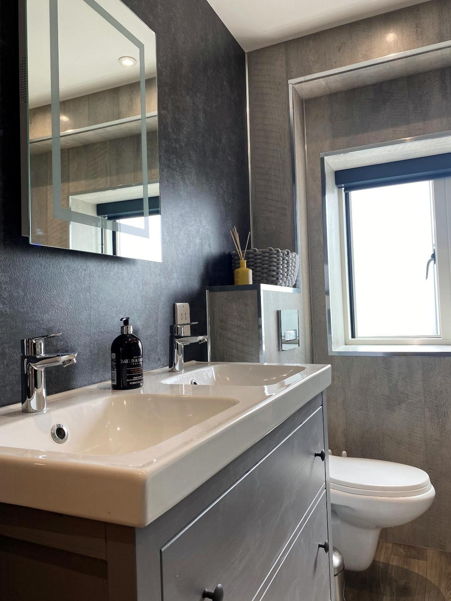 Superb Townhouse Near Vibrant Gloucester Road Holiday home